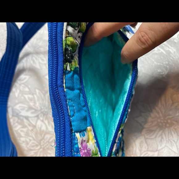 Donna Sharp Quilted Crossbody Handbag - Picture 6 of 8